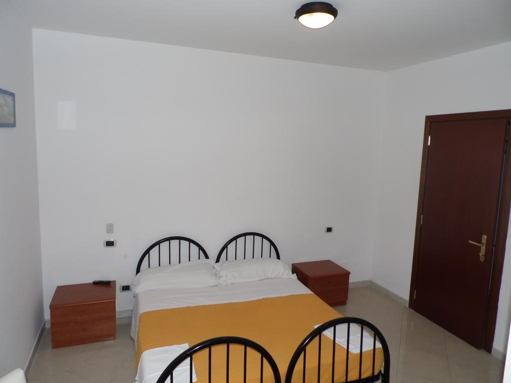 Hotel Ai Vecchi Tempi Frattocchie Zimmer foto